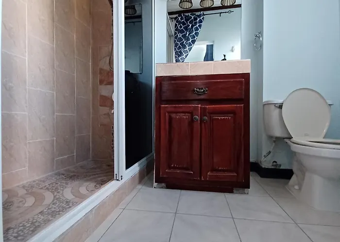 Close To Airport Apartment